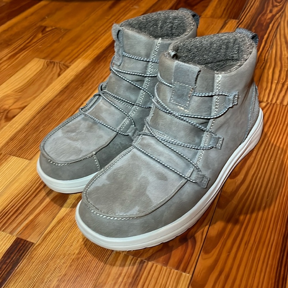 Women’s Hey Dude booties, size 7.